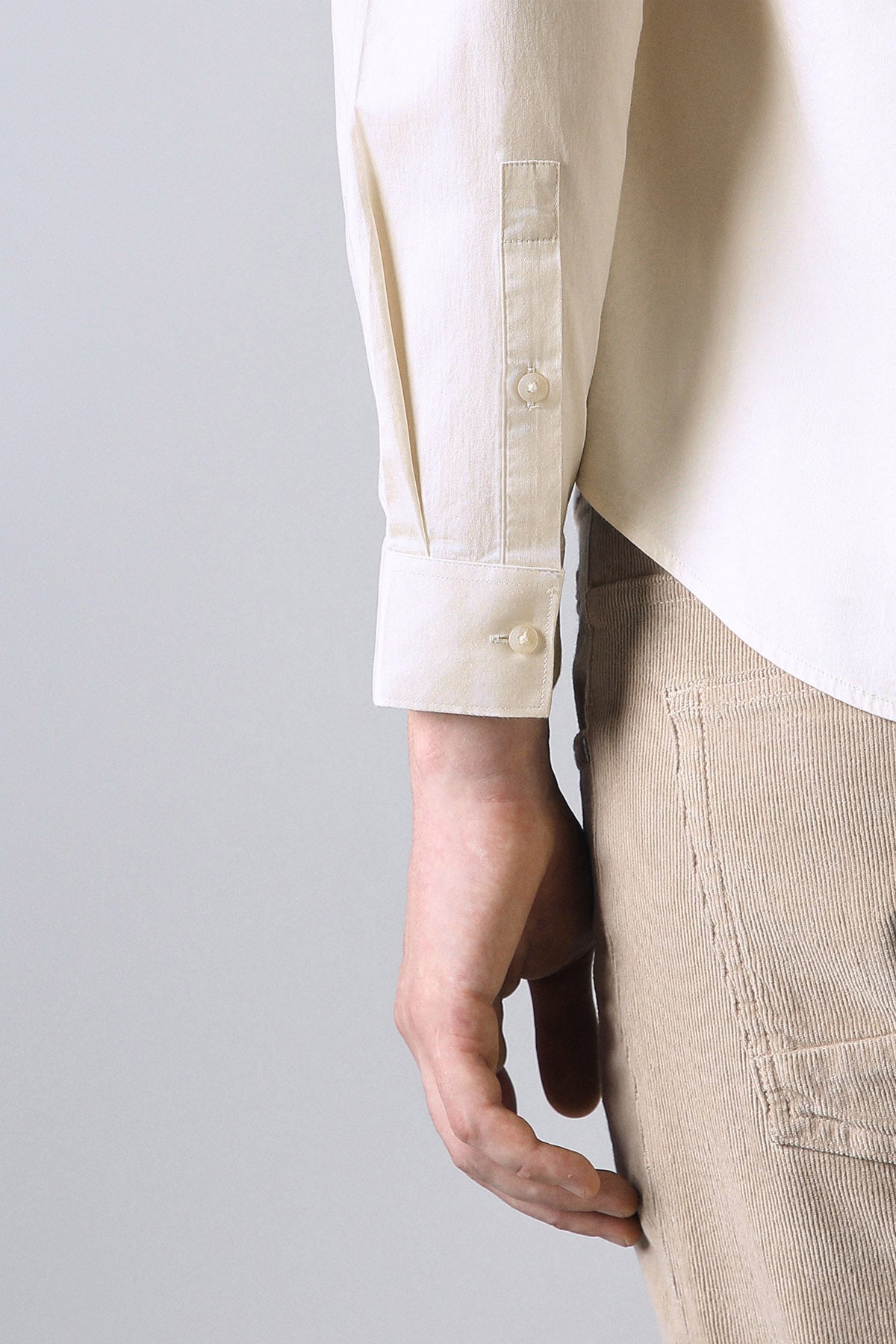 #color_OFF WHITE
